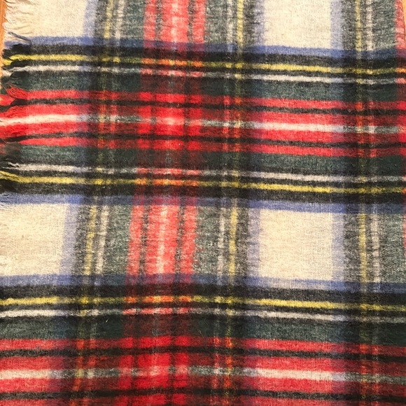 Vintage Hudson’s bay mohair wrap Scarf - Picture 7 of 7